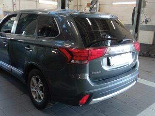 2015 Mitsubishi Outlander III Рестайлинг, серый, 1430000 рублей, вид 4