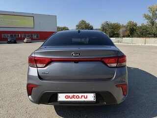 2019 Kia Rio IV, серый, 1570000 рублей, вид 4