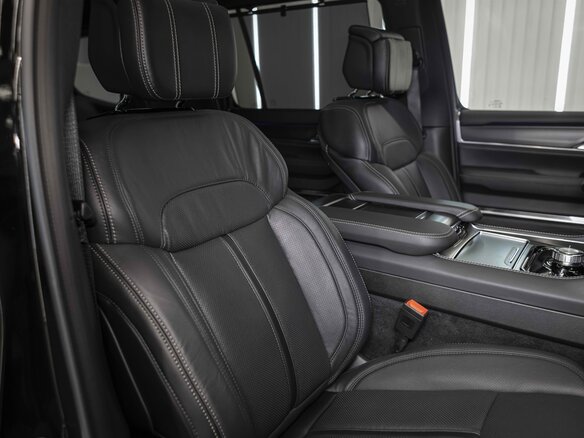 2026 Jeep Grand Wagoneer WS Рестайлинг, чёрный, 17026748 рублей - вид 23