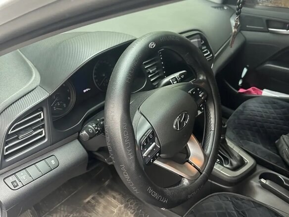 2019 Hyundai Elantra VI (AD) Рестайлинг, белый, 1860000 рублей - вид 5