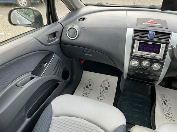2004 Mitsubishi Colt VI (Z20/Z30), серый, 509000 рублей - вид 16