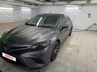 2020 Toyota Camry US Market VIII (XV70), серый, 2450000 рублей, вид 2