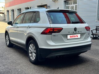 2016 Volkswagen Tiguan II, белый, 1799000 рублей, вид 4