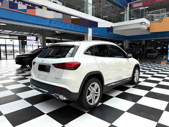 2022 Mercedes-Benz GLA 180 II (H247), белый, 2300206 рублей - вид 4