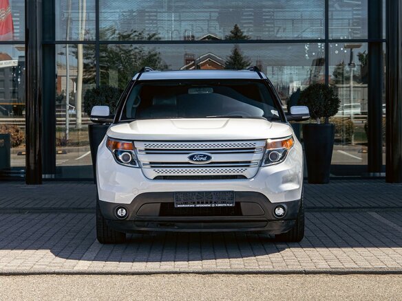 2014 Ford Explorer V, белый, 1365000 рублей - вид 1