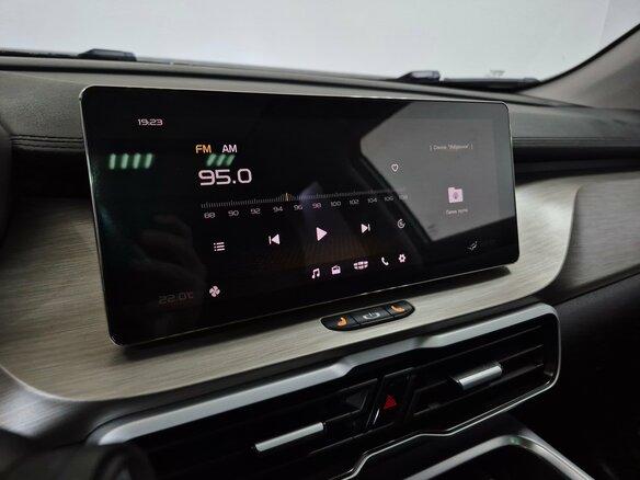 2023 Geely Coolray I, серый, 1765000 рублей - вид 17