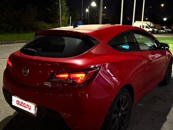 2012 Opel Astra GTC J Рестайлинг, красный, 690000 рублей