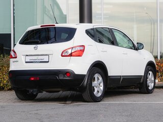 2011 Nissan Qashqai I Рестайлинг, белый, 1040000 рублей, вид 2