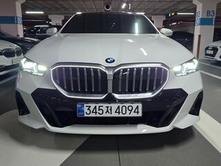 2026 BMW 5 серии 523d xDrive VIII (G60/G61/G68), белый, 7690000 рублей, вид 2