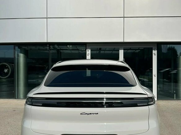 2026 Porsche Cayenne Coupé III Рестайлинг, серый, 18890000 рублей - вид 5