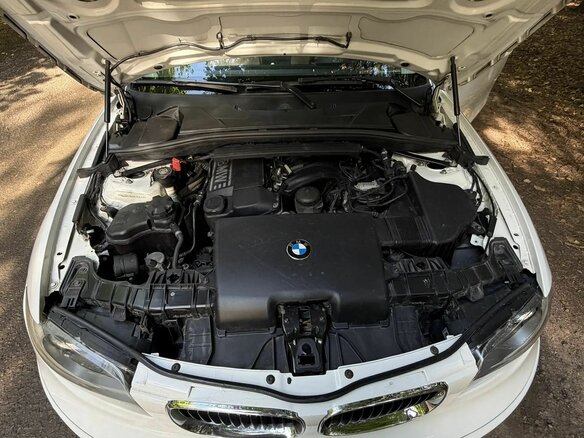 2008 BMW 1 серии 116i I (E81/E82/E87/E88) Рестайлинг, белый, 800000 рублей - вид 8