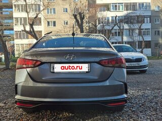 2021 Hyundai Solaris II Рестайлинг, коричневый, 1650000 рублей, вид 2