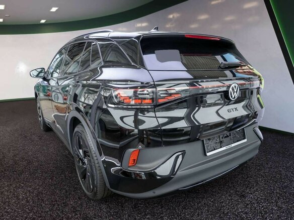 2026 Volkswagen ID.4 GTX, чёрный, 6130000 рублей - вид 3