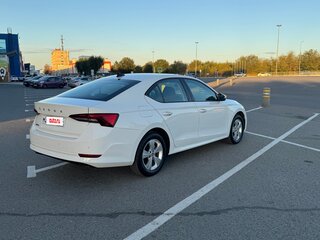 2021 Skoda Octavia IV (A8), белый, 2250000 рублей, вид 5