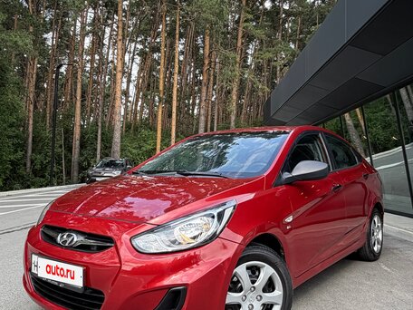 2013 Hyundai Solaris I, красный, 790000 рублей, вид 1