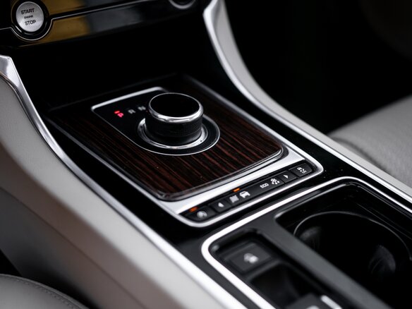 2016 Jaguar XF II, чёрный, 1890000 рублей - вид 14