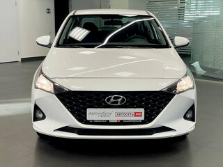 2022 Hyundai Solaris II Рестайлинг, белый, 1603000 рублей, вид 2