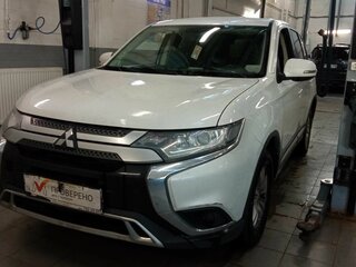 2019 Mitsubishi Outlander III Рестайлинг 3, белый, 1849000 рублей, вид 1