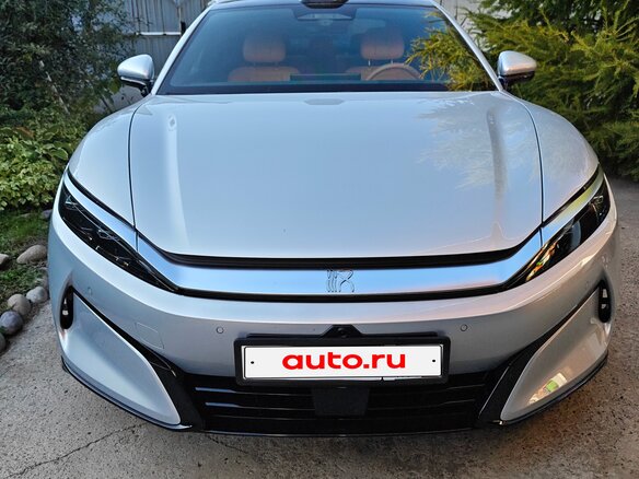 2025 BYD Han L, серебристый, 9900000 рублей - вид 2