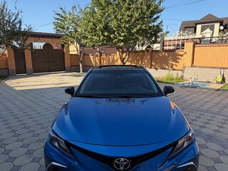 2017 Toyota Camry VIII (XV70), синий, 2375000 рублей, вид 3