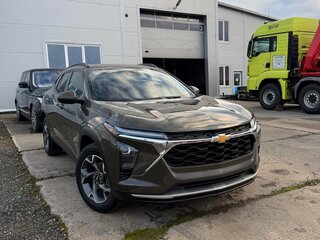2023 Chevrolet Trax II, коричневый, 2250000 рублей, вид 1