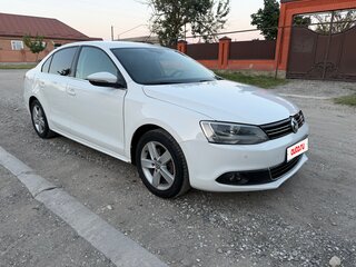 2012 Volkswagen Jetta VI, белый, 750000 рублей, вид 1
