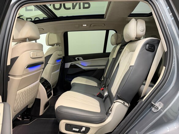 2022 BMW X7 40d I (G07) Рестайлинг, серый, 11900000 рублей - вид 22