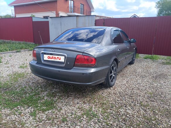 2005 Hyundai Sonata ТагАЗ IV (EF) Рестайлинг, серый, 330000 рублей - вид 2