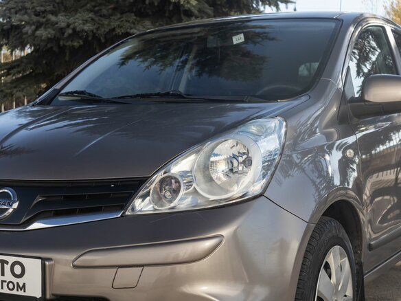 2013 Nissan Note I Рестайлинг, коричневый, 700000 рублей - вид 9