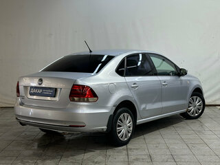 2016 Volkswagen Polo V Рестайлинг, серебристый, 650000 рублей, вид 3