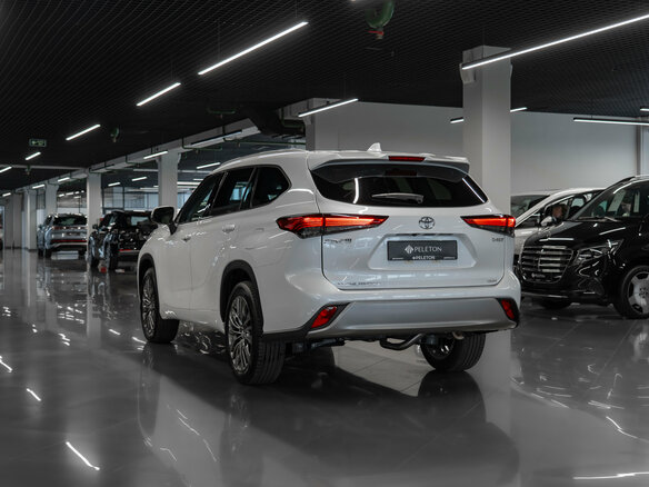 2026 Toyota Highlander IV (XU70), белый - вид 5