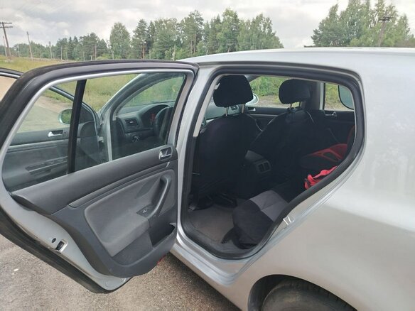 2006 Volkswagen Golf V, серебристый, 400000 рублей - вид 7
