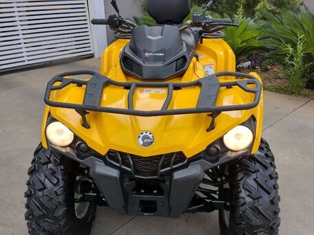 2017 BRP Can-Am Outlander 570, жёлтый, 970000 рублей, вид 2