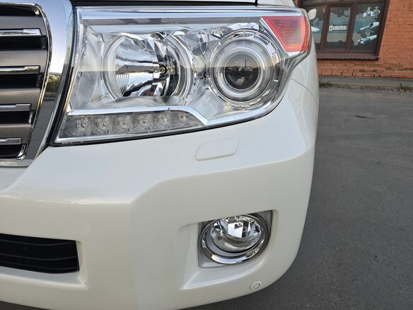 2015 Toyota Land Cruiser 200 Series Рестайлинг 1, белый - вид 25