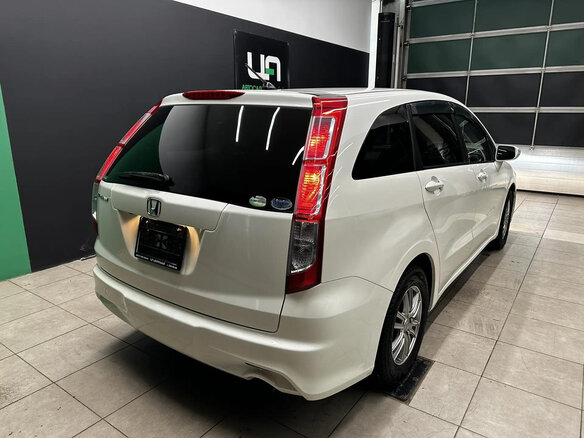 2009 Honda Stream II Рестайлинг, белый, 1290000 рублей - вид 5