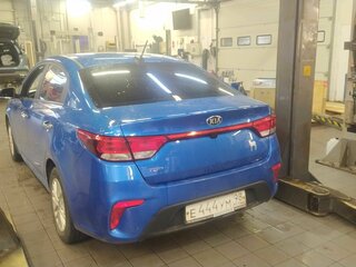 2020 Kia Rio IV Рестайлинг, синий, 1320000 рублей, вид 4