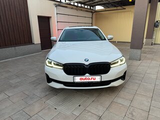 2022 BMW 5 серии 530i VII (G30/G31/G38) Рестайлинг, белый, 5130000 рублей, вид 2