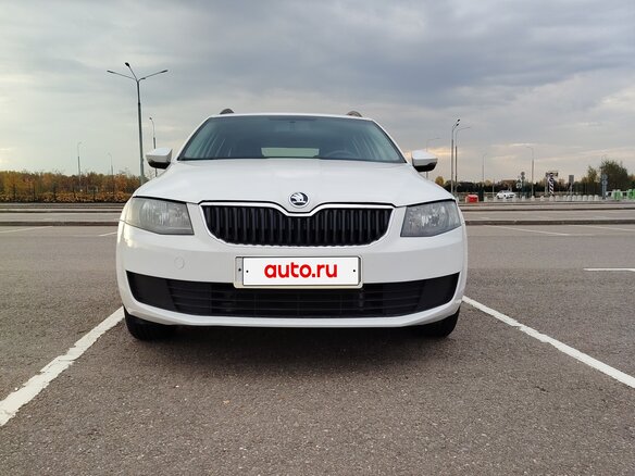 2014 Skoda Octavia III (A7), белый, 850000 рублей - вид 4