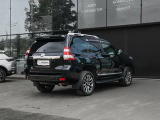 2013 Toyota Land Cruiser Prado 5-speed 150 Series Рестайлинг 1, чёрный, 2720000 рублей, вид 4