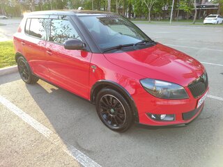 2013 Skoda Fabia II Рестайлинг, красный, 990000 рублей, вид 1