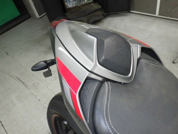 2019 Triumph Street Triple, серый, 880000 рублей - вид 8
