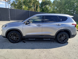 2021 Hyundai Santa Fe IV Рестайлинг, серебристый, 3180000 рублей, вид 3