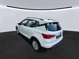 2023 SEAT Arona I Рестайлинг, белый, 1542000 рублей, вид 4