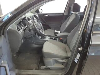 2022 Volkswagen Tiguan II Рестайлинг, чёрный, 2272000 рублей, вид 5