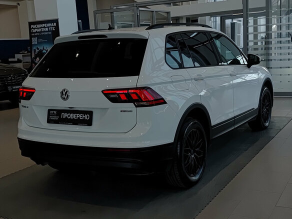 2020 Volkswagen Tiguan II, белый, 2799000 рублей - вид 4