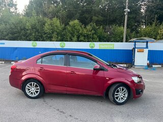 2014 Chevrolet Aveo II, красный, 400000 рублей, вид 2