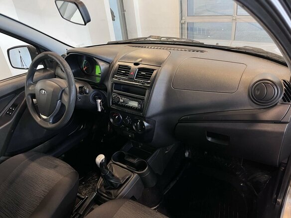 2017 Lada (ВАЗ) Kalina II, серебристый, 450000 рублей - вид 11