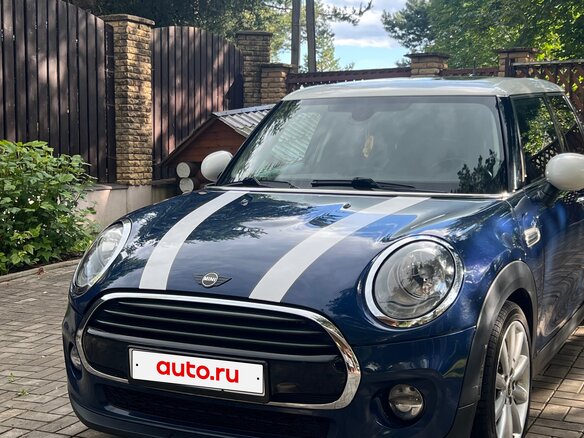 2017 Mini Hatch Cooper III (F55/F56), синий, 1850000 рублей