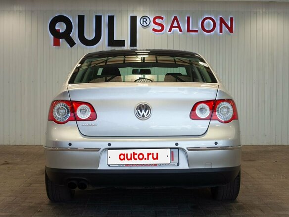 2010 Volkswagen Passat B6, серебристый, 820000 рублей - вид 9
