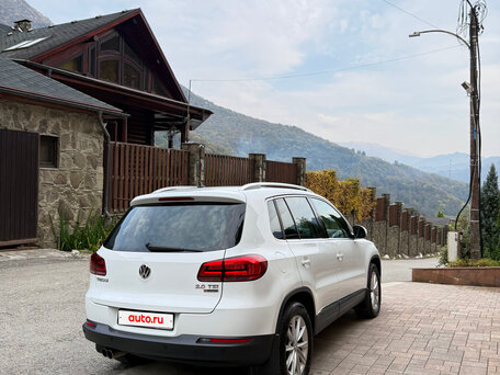 2015 Volkswagen Tiguan I Рестайлинг, белый, 2100000 рублей, вид 4